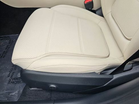 New 2025 Mercedes-Benz C 300 4MATIC Sedan image 18