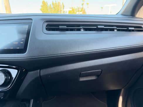 Used 2019 Honda HR-V Sport image 17