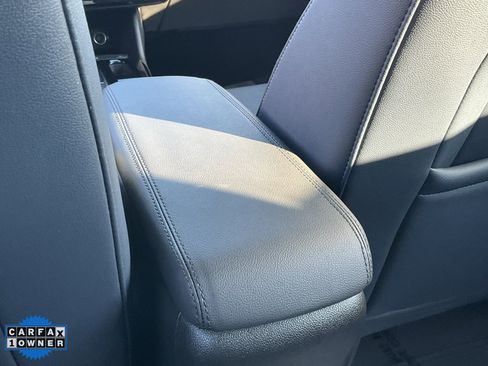 Used 2022 Chevrolet Bolt EUV LT w/ Convenience Package image 44