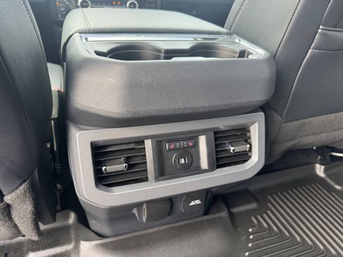 Used 2024 Ford F350 Lariat w/ Lariat Ultimate Package AWD/4WD image 27