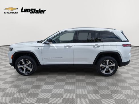 Used 2022 Jeep Grand Cherokee Limited 4xe w/ Luxury Tech Group II AWD/4WD image 2