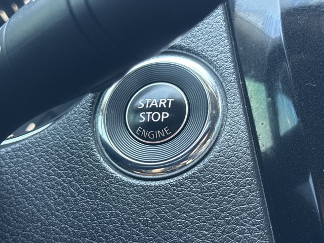 Used 2018 Nissan Rogue SV FWD image 22