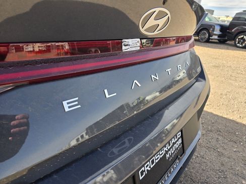 New 2025 Hyundai Elantra Blue image 10