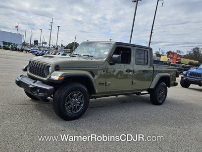 New 2025 Jeep Gladiator Sport