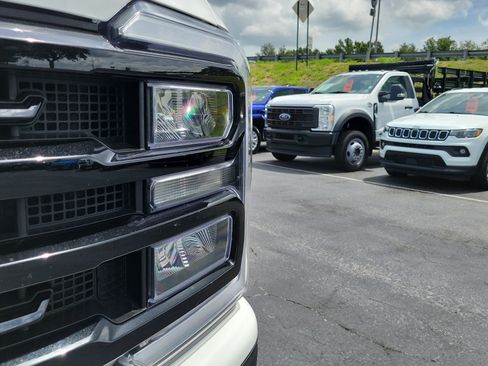 Used 2024 Ford F250 Lariat w/ Lariat Ultimate Package AWD/4WD image 3