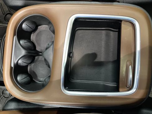 Used 2019 Chrysler Pacifica Limited w/ Advanced Safetytec Group FWD image 23