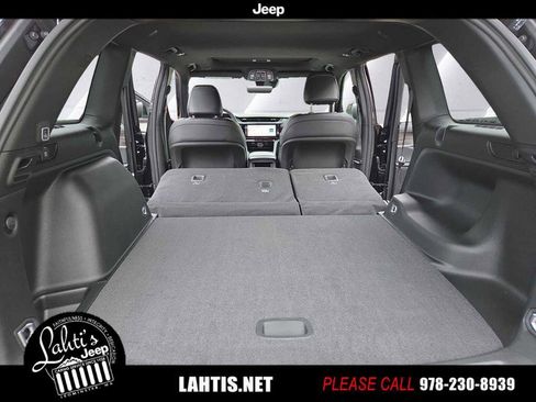 New 2026 Jeep Grand Cherokee Altitude image 12