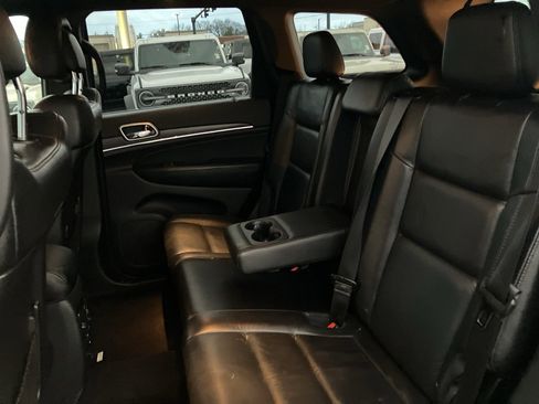 Used 2018 Jeep Grand Cherokee Limited image 31