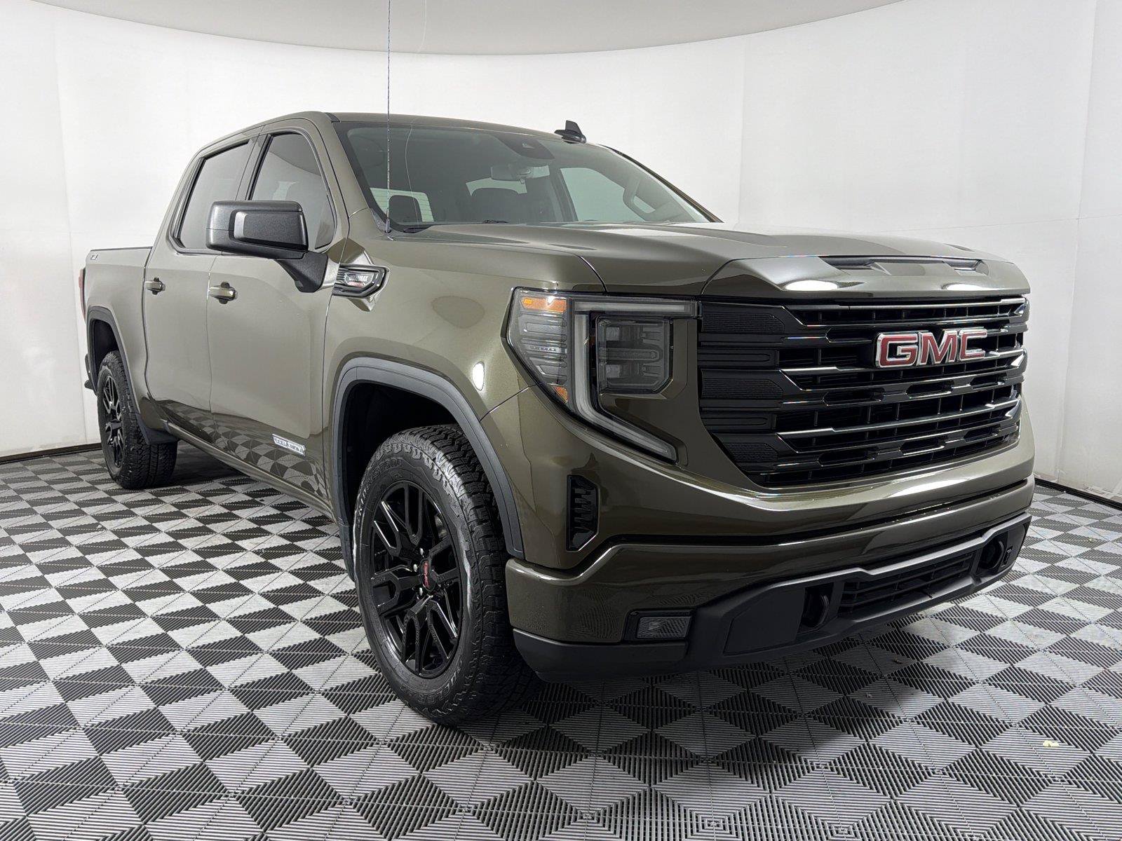 Used 2023 GMC Sierra 1500 Elevation w/ X31 Off-Road Package AWD/4WD image 1