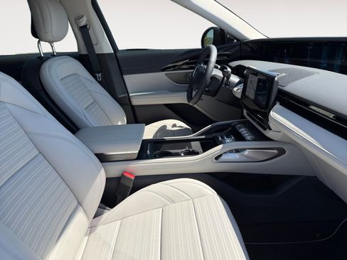 New 2026 Lincoln Nautilus Reserve w/ Jet Appearance Package image 15