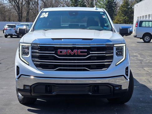 Used 2024 GMC Sierra 1500 SLT image 3