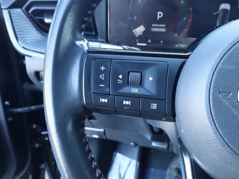 Used 2025 Nissan Kicks SR FWD image 25