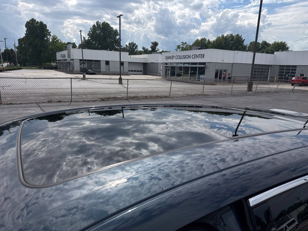 Used 2023 Lincoln Nautilus Reserve AWD/4WD image 30