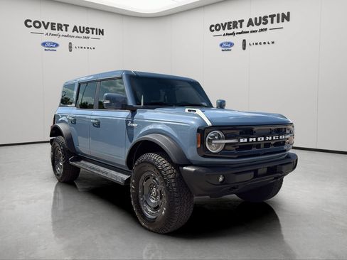 Used 2025 Ford Bronco Outer Banks w/ Sasquatch Package AWD/4WD image 8