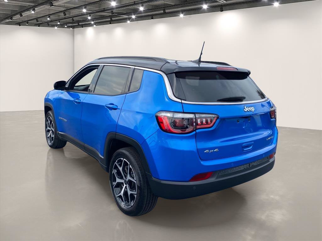 Used 2025 Jeep Compass Limited AWD/4WD image 5