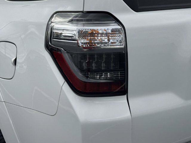Used 2023 Toyota 4Runner SR5 AWD/4WD image 12