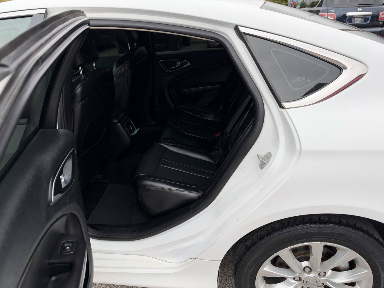 Used 2015 Chrysler 200 C FWD image 11