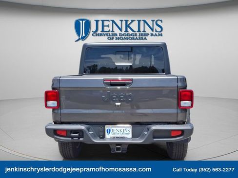 New 2025 Jeep Gladiator Sport image 4