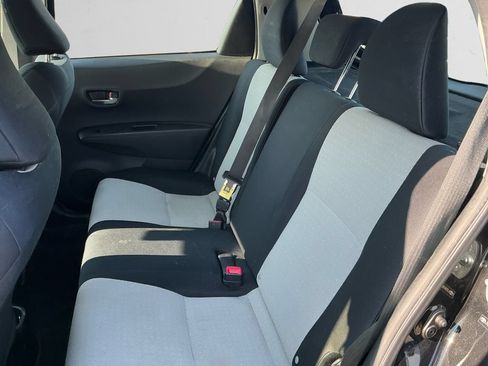 Used 2012 Toyota Yaris LE FWD image 13