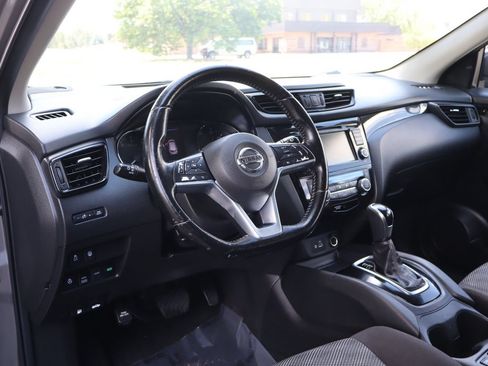 Used 2020 Nissan Rogue Sport SV w/ All-Weather Package AWD/4WD image 15
