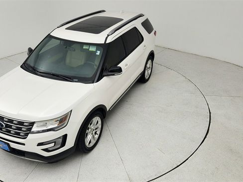 Used 2017 Ford Explorer XLT w/ Equipment Group 202A image 14