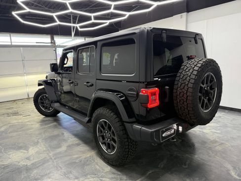 Used 2021 Jeep Wrangler Unlimited Sahara image 3