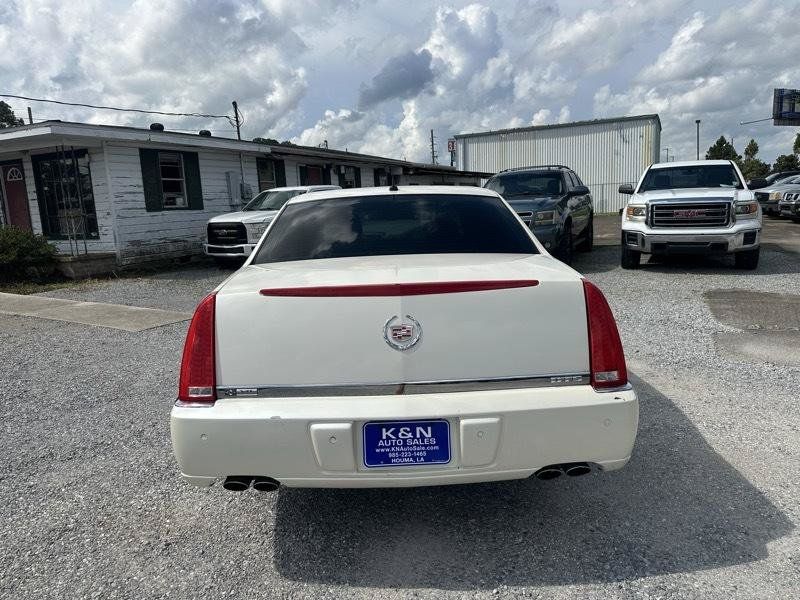 Used 2008 Cadillac DTS FWD image 3