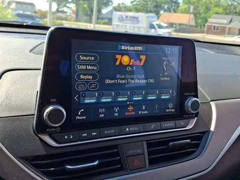 Used 2024 Nissan Altima 2.5 SR FWD image 18