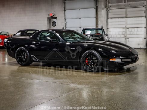 Used 2002 Chevrolet Corvette Z06 w/ Memory Pkg image 11
