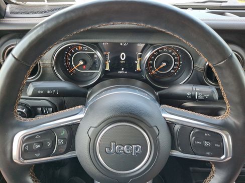 Certified 2021 Jeep Gladiator Overland AWD/4WD image 22