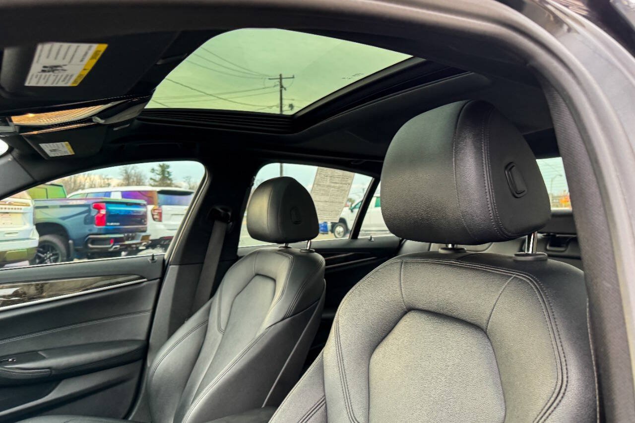 Used 2018 BMW 530i xDrive AWD/4WD image 22