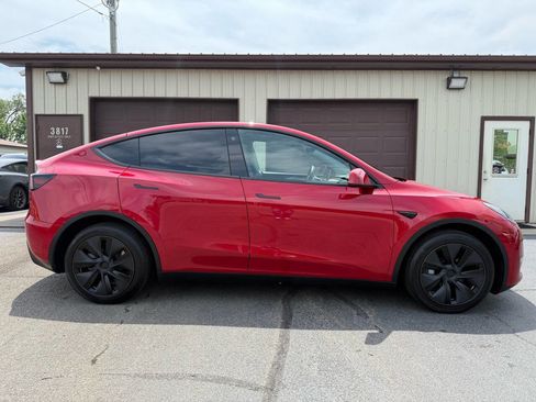Used 2023 Tesla Model Y Long Range image 5