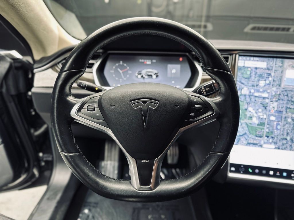 Used 2013 Tesla Model S Performance RWD image 28