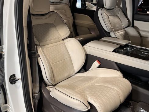 Used 2022 Lincoln Navigator Black Label image 4