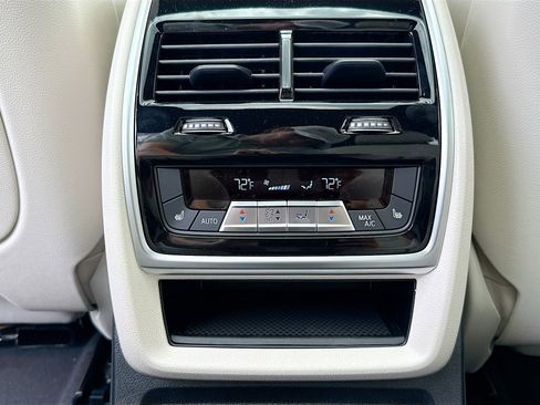 New 2026 BMW ALPINA XB7 AWD/4WD image 21