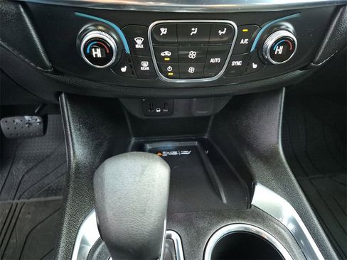 Used 2023 Chevrolet Traverse LT w/ LPO, Floor Liner Package image 25