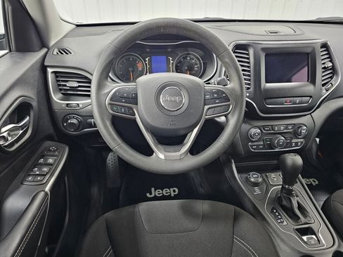 Used 2021 Jeep Cherokee Latitude image 4