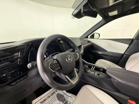 Used 2025 Lexus TX 350 AWD w/ Technology Package image 11