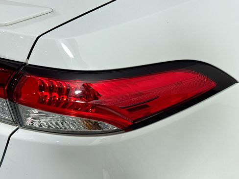 Used 2020 Toyota Corolla SE FWD image 32