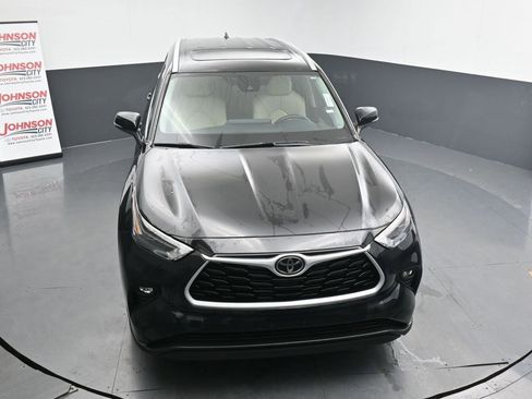 Used 2023 Toyota Highlander XLE image 33
