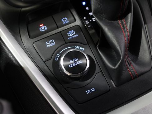 Used 2022 Toyota RAV4 SE w/ Weather & Moonroof Package AWD/4WD image 35