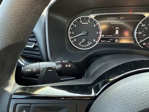 Used 2023 Nissan Rogue SV image 31