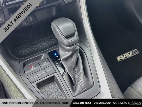 Used 2020 Toyota RAV4 XLE FWD image 16