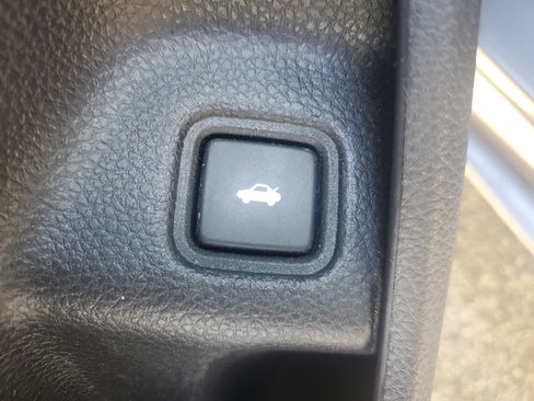 Used 2019 Honda Accord Sport image 10