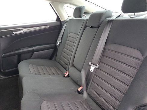 Used 2020 Ford Fusion SE image 26