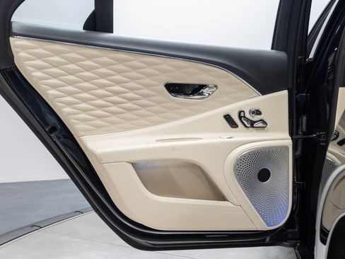 Used 2021 Bentley Flying Spur W12 AWD/4WD image 19