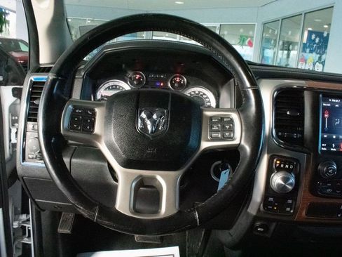 Used 2018 RAM 1500 Laramie image 13