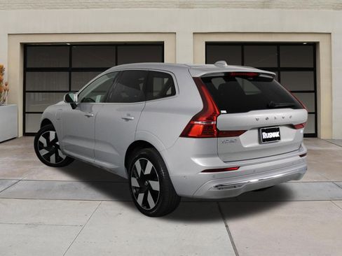 Certified 2023 Volvo XC60 T8 Plus AWD/4WD image 2