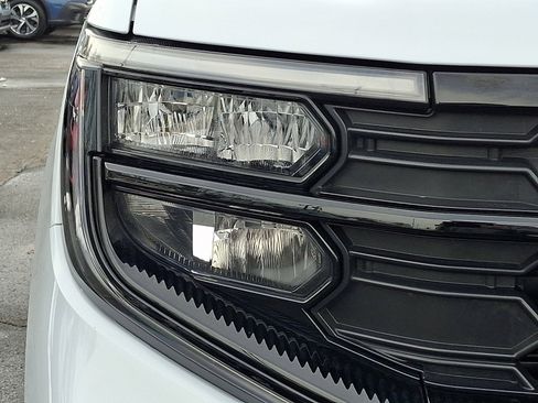 Used 2025 Ford Expedition Active image 8