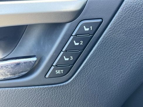 Used 2019 Lexus RX 350L w/ Premium Package image 18